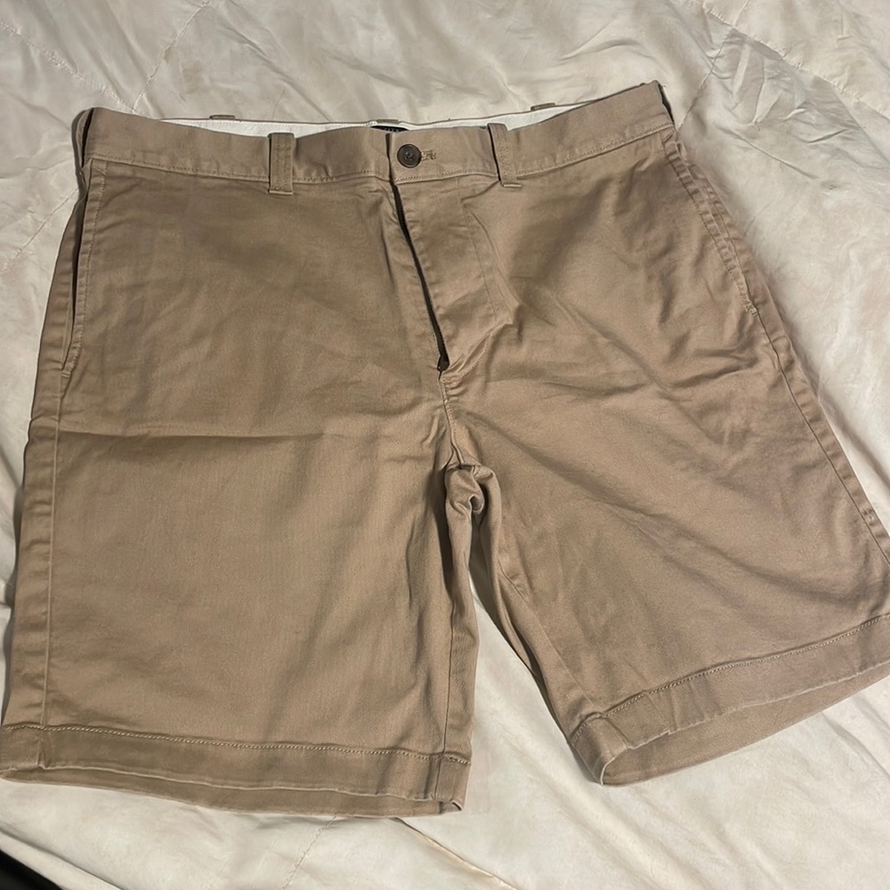 J. crew Mens shorts dark khaki size 34